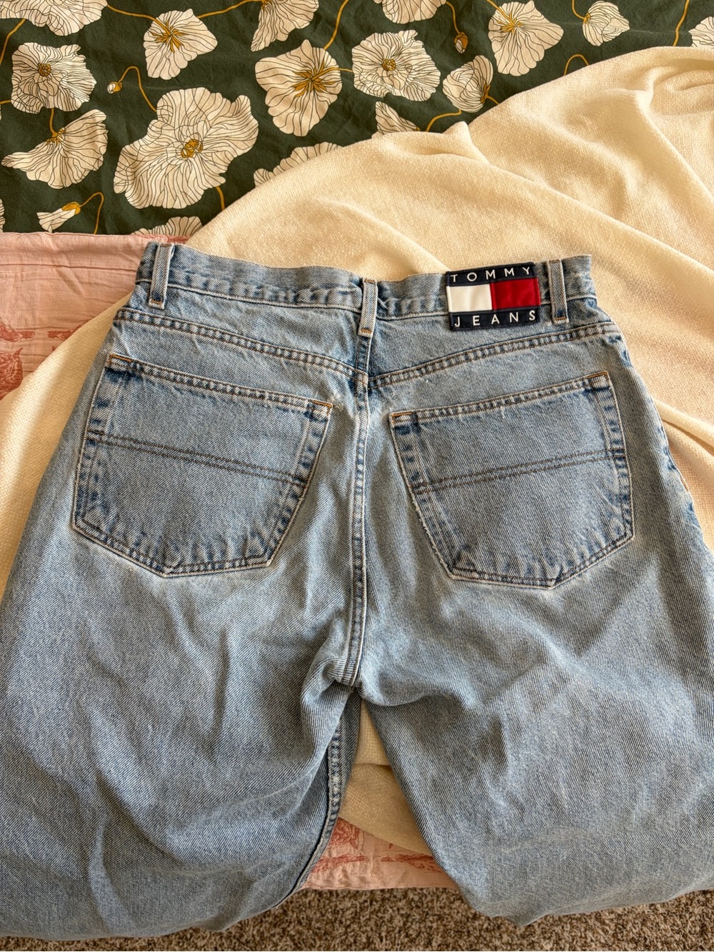 Tommy Hilfiger Boyfriend Jeans with Logo Patch - Picture 2 of 4